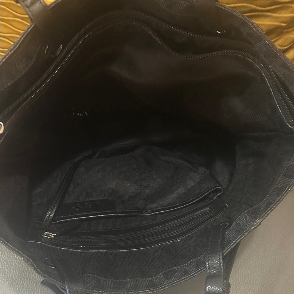 Michael Kors Black Signature Tote with MK Charm - Picture 7 of 11